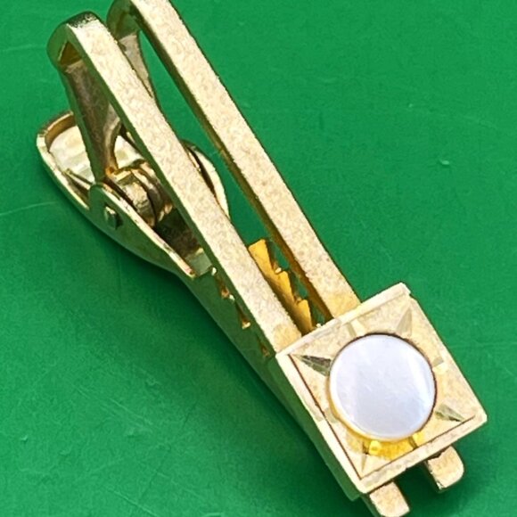 VTG Di Gino Cufflinks Tie Bar Set Gold Tone Mother of Pearl Sunburst Mid Century - Picture 9 of 12